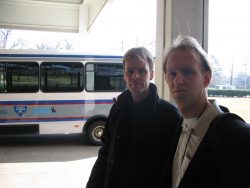 Het busje waarmee we naar de ingang van Graceland worden gebracht